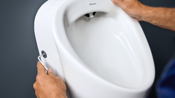 Renova urinal - simple installation technology Renova urinal - simple installation technology