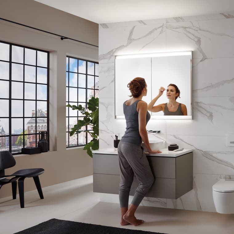 Cool white light ensures perfectly clear vision and makes it easier to see what you’re doing, especially when you need to be precise Cool white light ensures perfectly clear vision and makes it easier to see what you’re doing, especially when you need to be precise
