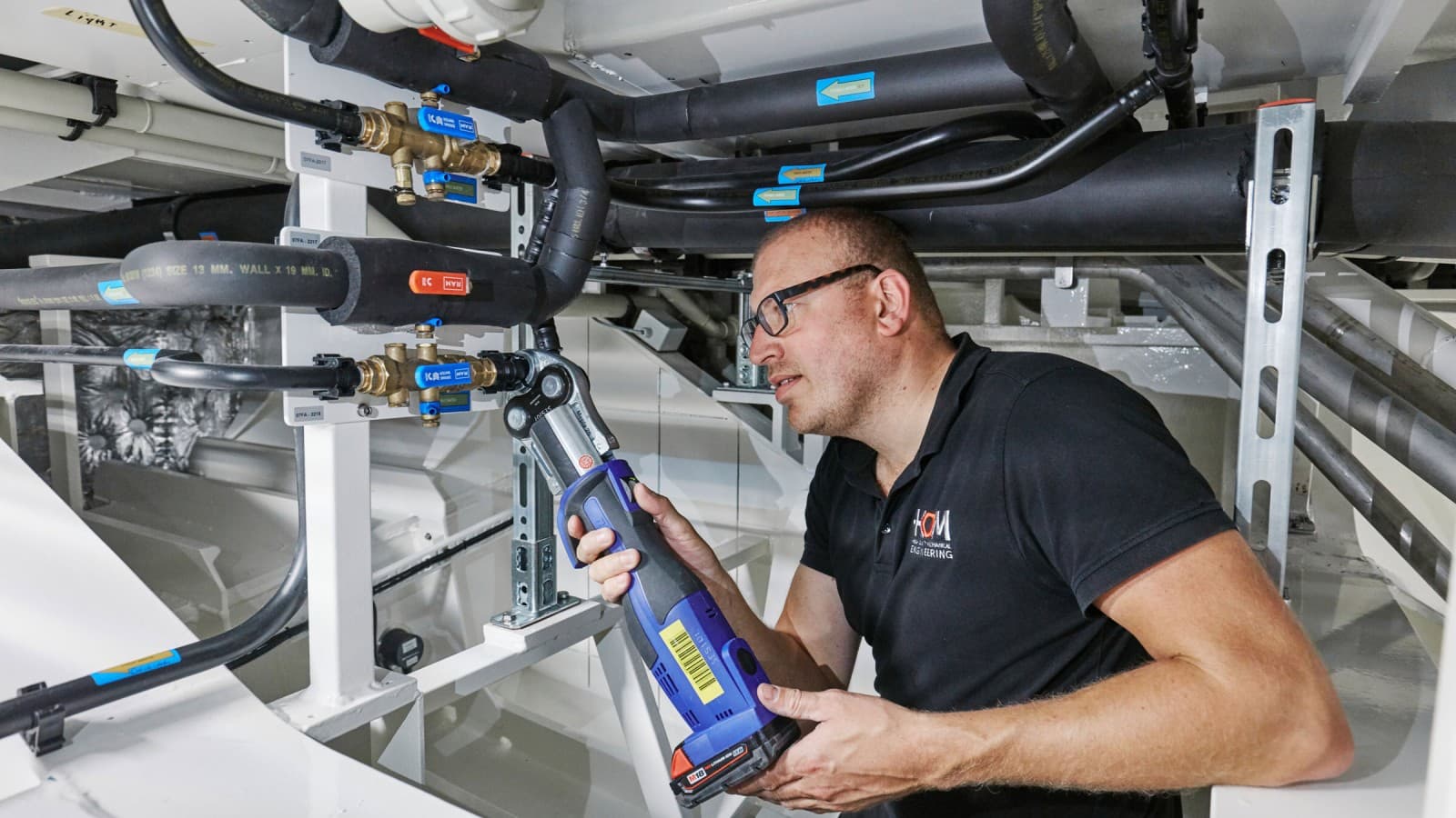 The cold pressing technology allows pipes to be connected safely without an open flame and without the risk of fire