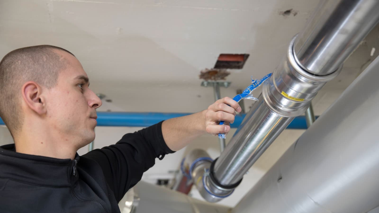 With Geberit Mapress, simply remove the indicator after pressing
